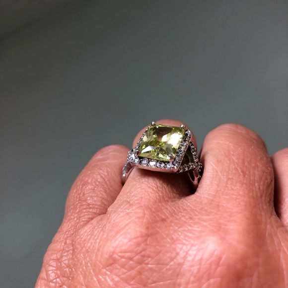 Citrine (lab created) ring - Picture 4 of 9